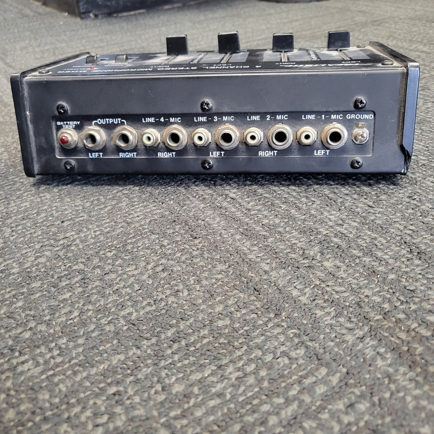 Realistic 4 Channel Stereo Microphone Mixer