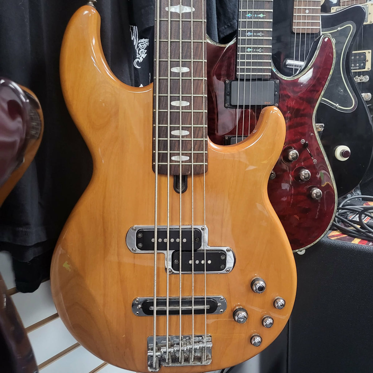 Yamaha BB615 5 string active bass guitar