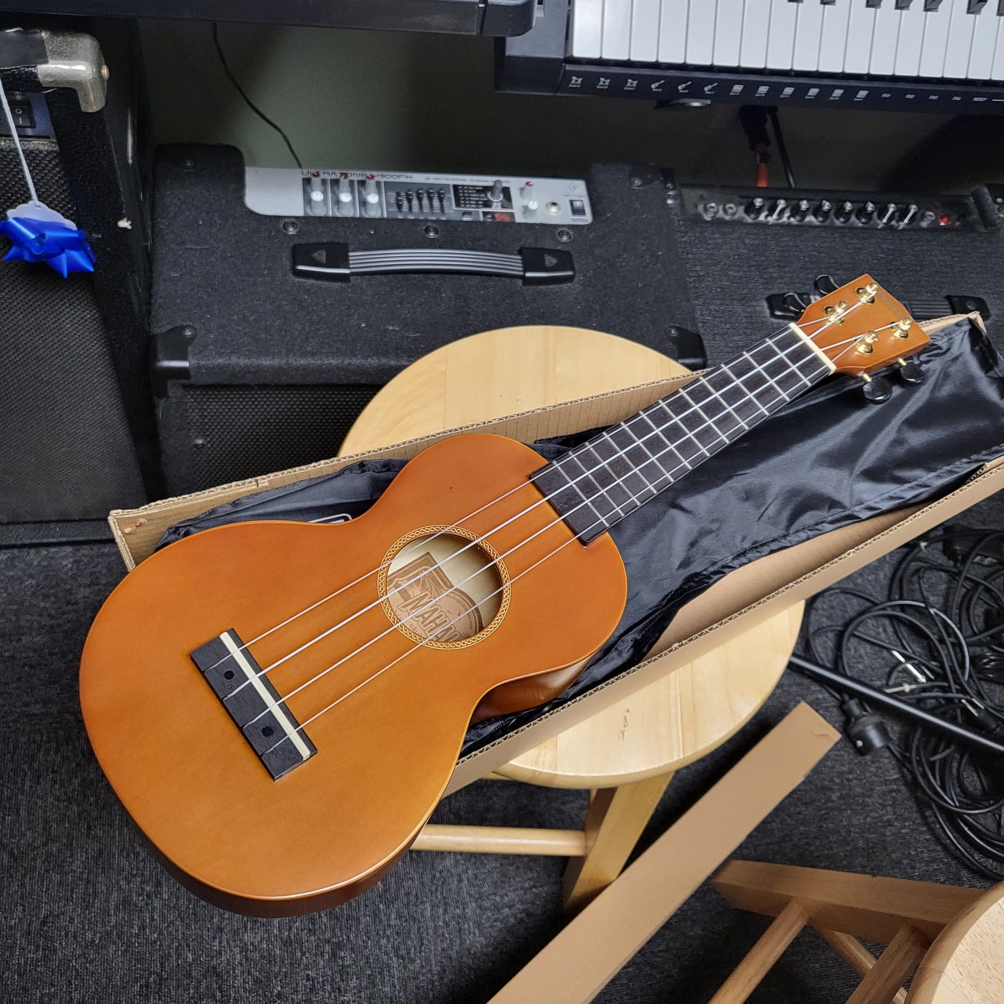Mahalo Soprano Ukulele Brown Model MR1tbr