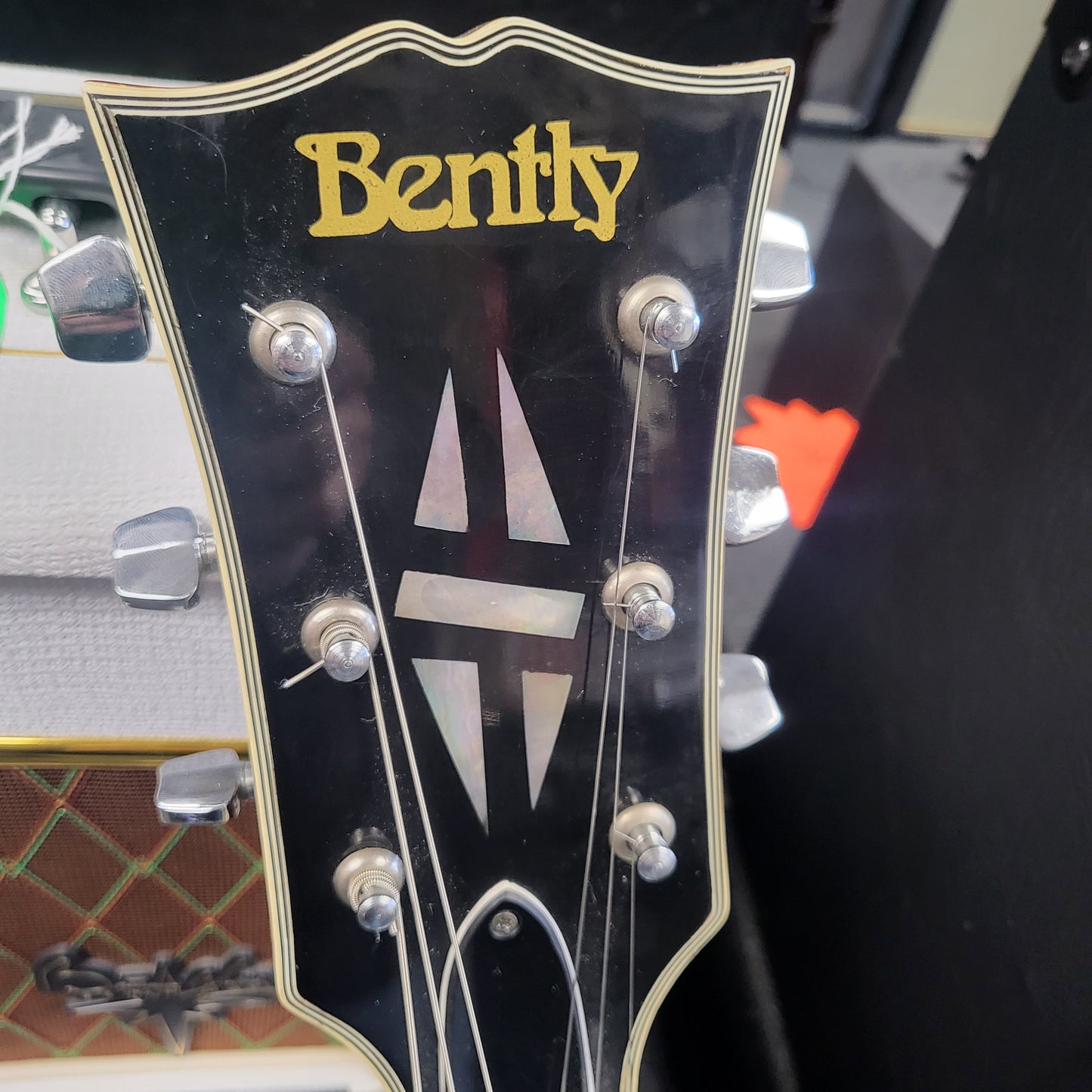 Bently Les Paul Style Electric Guitar - Used
